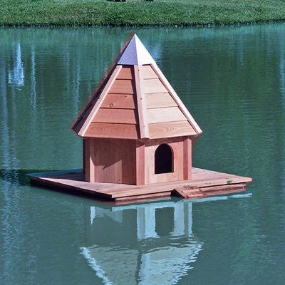 Heartwood Aqua Duck - Floating Duck House 3 Heartwood Aqua Duck - Floating Duck House